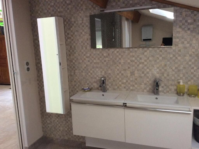 Bathroom, Appartement les Ecureuils, Bouches-du-Rhône