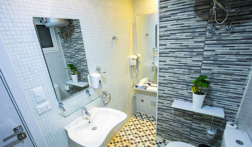 Bathroom 3, Kite Lodging, Al-Ghurdaqah