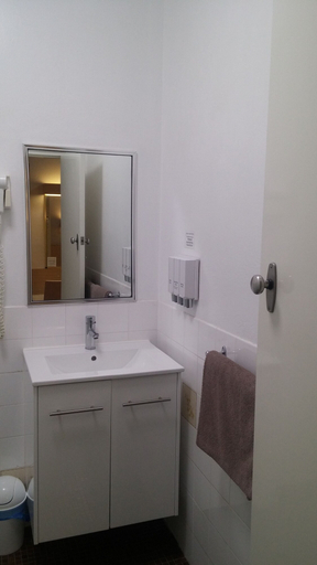 Bathroom 5, Country Lodge Motor Inn, Bathurst Regional - Pt A