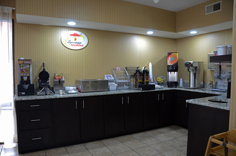 Food & Drinks 5, Super 8 by Wyndham Franklin Hwy 31, Simpson