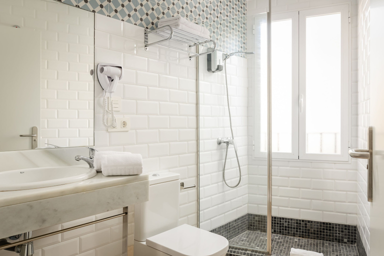Bathroom 3, Hotel YIT Casablanca, Granada