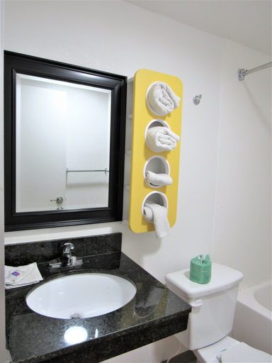 Bathroom 4, Motel 6 White, GA - Cartersville, Bartow