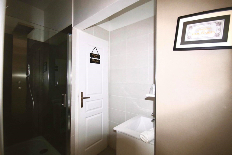 Bathroom 3, The Original Boutiques, Hotel Lakeside, Landes