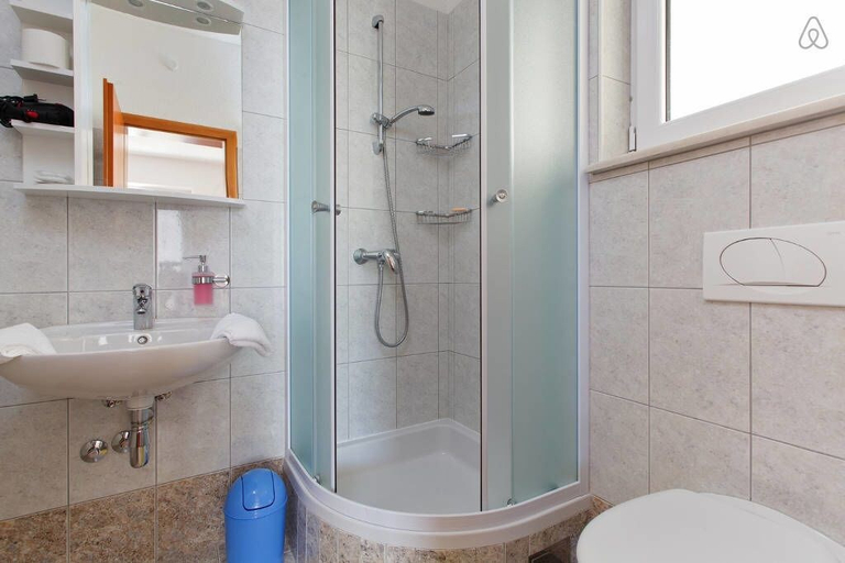 Bathroom 3, Villa Marina, Bol
