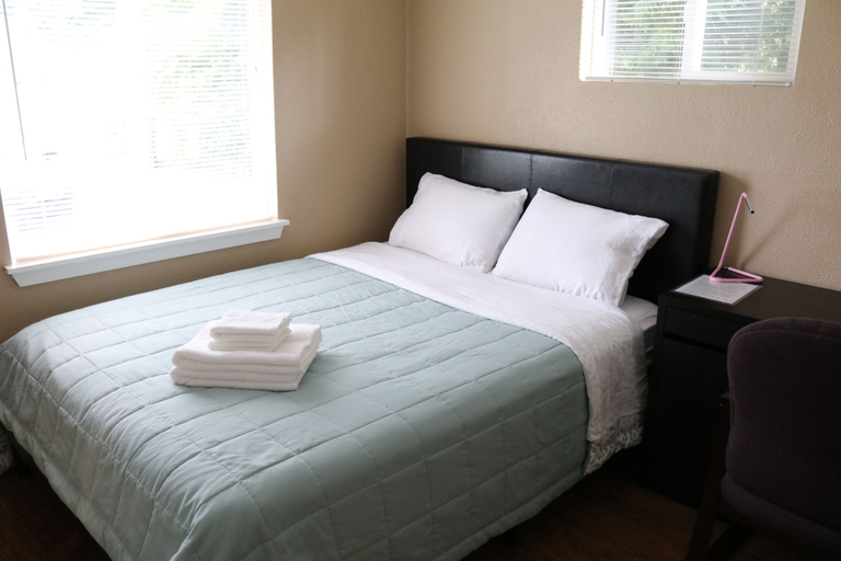 Bedroom 3, Quiet Clean and Comfortable Room, Seattle