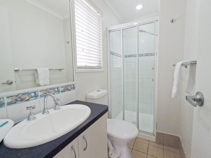 Bathroom 5, Alex Beach Cabins, Maroochy - Mooloolaba