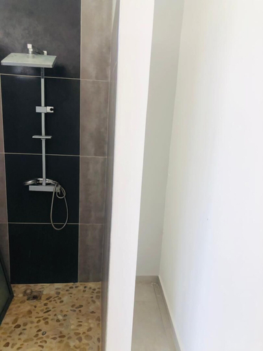 Bathroom 3, Villa Contemporaine Saly Center, Mbour