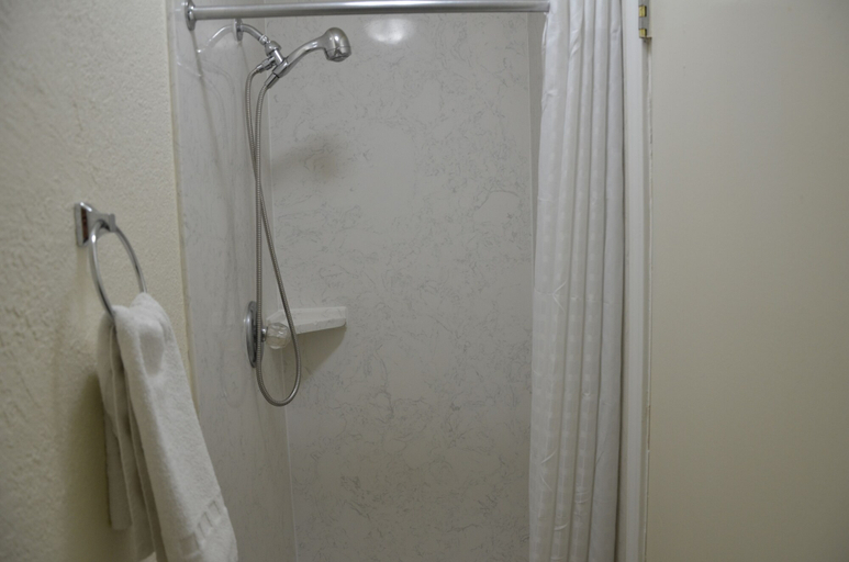 Bathroom 3, Hotel Sunrise, San Francisco