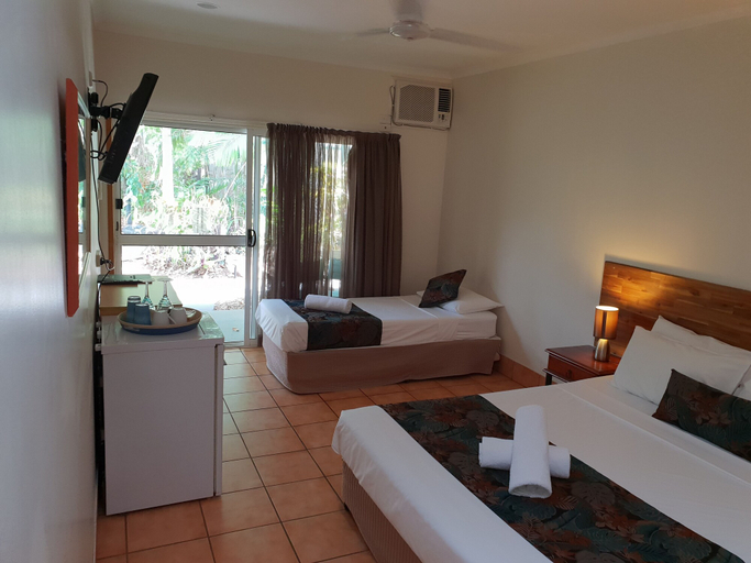 Bedroom 3, Rainforest Motel, Johnstone