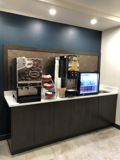 Food & Drinks 5, Wingate by Wyndham Wisconsin Dells Waterpark, Sauk