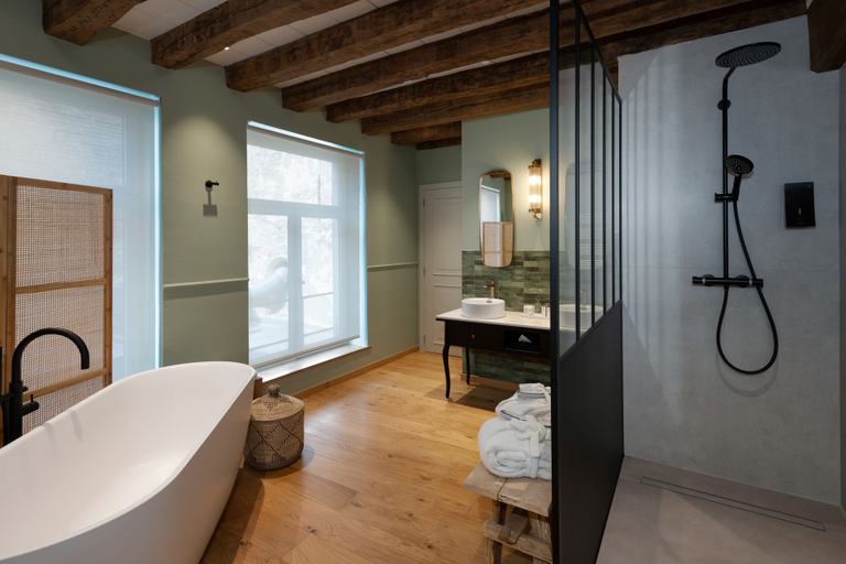 Bathroom 4, Martin's Relais, West-Vlaanderen