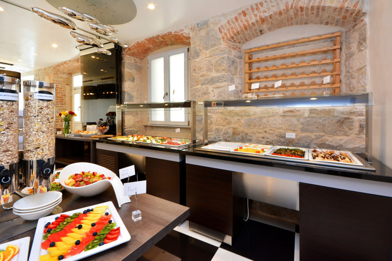 Food & Drinks 5, Heritage Jupiter Luxury Hotel, Split