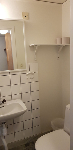 Bathroom 5, Huskvarna Hotell & Vandrarhem, Jönköping