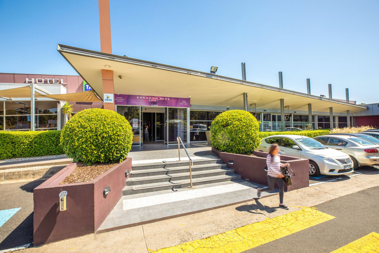 Exterior & Views 2, Nightcap at Sandown Park Hotel, Melbourne