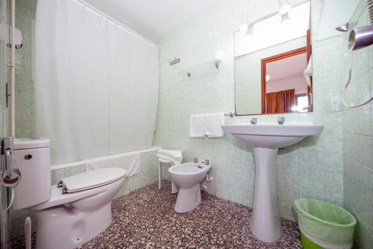 Bathroom 3, Hostal Santa Eulalia, Baleares