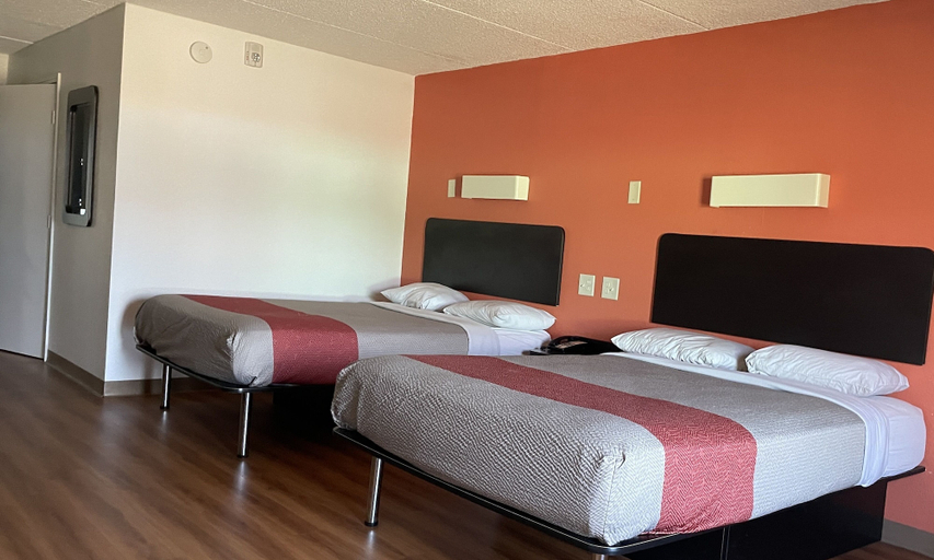 Bedroom 3, Motel 6 White, GA - Cartersville, Bartow