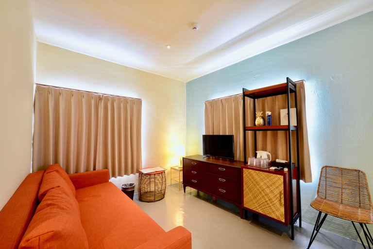 Others 5, Adan Hotel, Nago
