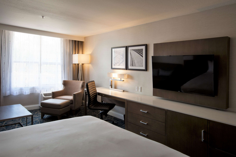 Bedroom 3, DoubleTree by Hilton Pomona, Los Angeles