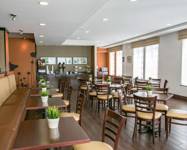 Food & Drinks 5, Sleep Inn & Suites Austin Northeast, Travis