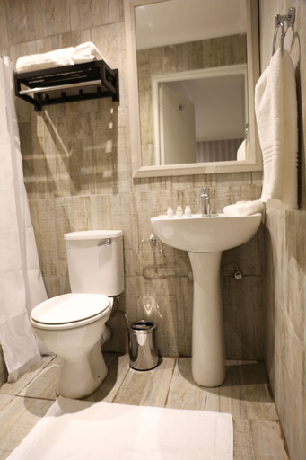 Bathroom 4, Sardonyx, City of Cape Town