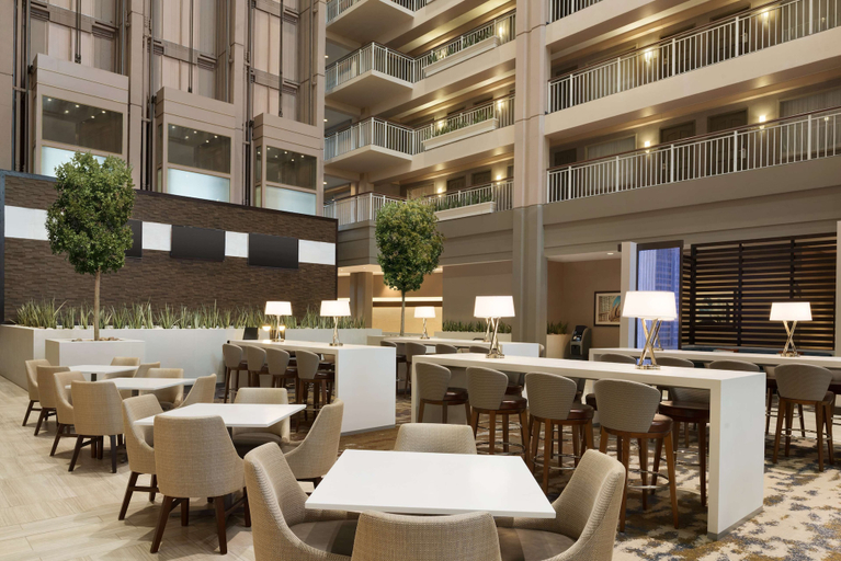 Food & Drinks 4, Embassy Suites by Hilton Chicago Lombard Oak Brook, Dupage