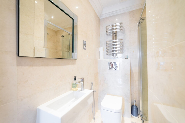 Bathroom, Hyde Park Place, London