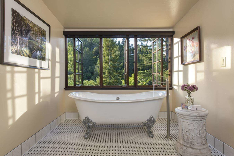 Bathroom 5, Benbow Historic Inn, Humboldt
