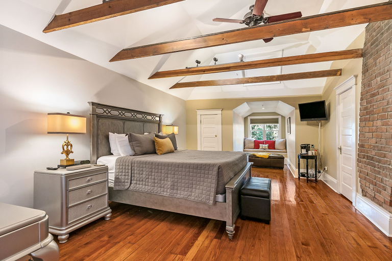 Bedroom 3, Canal Street Inn, Orleans