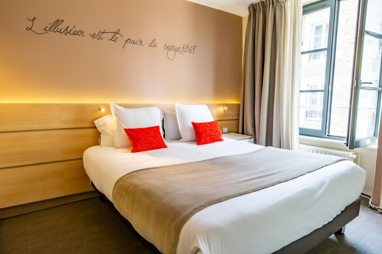 Bedroom 3, The Originals Boutique, Hôtel du Château, Dinan, Côtes-d'Armor