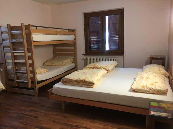 Bedroom 3, Albergo Ristorante Baldi, Leventina