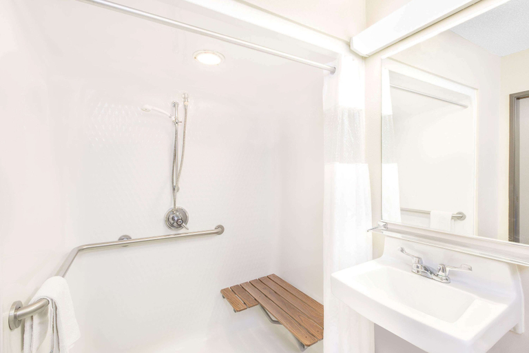 Bathroom 4, Baymont by Wyndham Boone, Boone