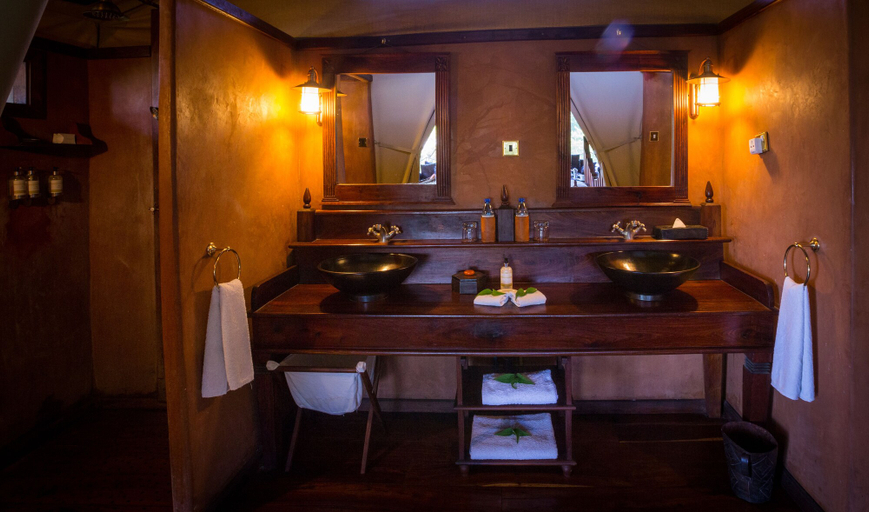 Bathroom 4, Elewana Serengeti Migration Camp, Serengeti