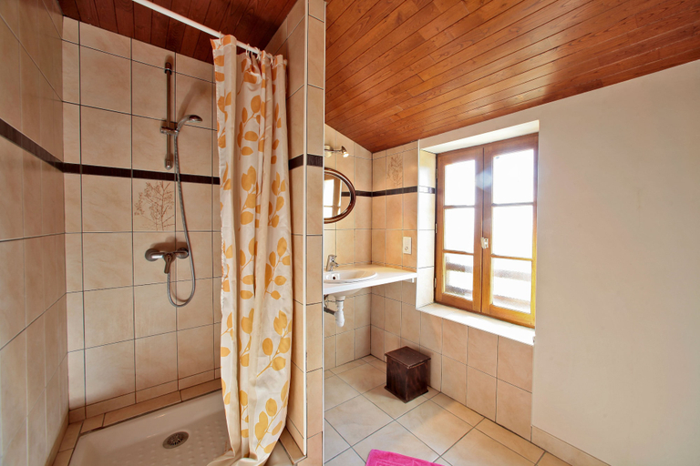 Bathroom 4, Combas Village De Gites, Dordogne