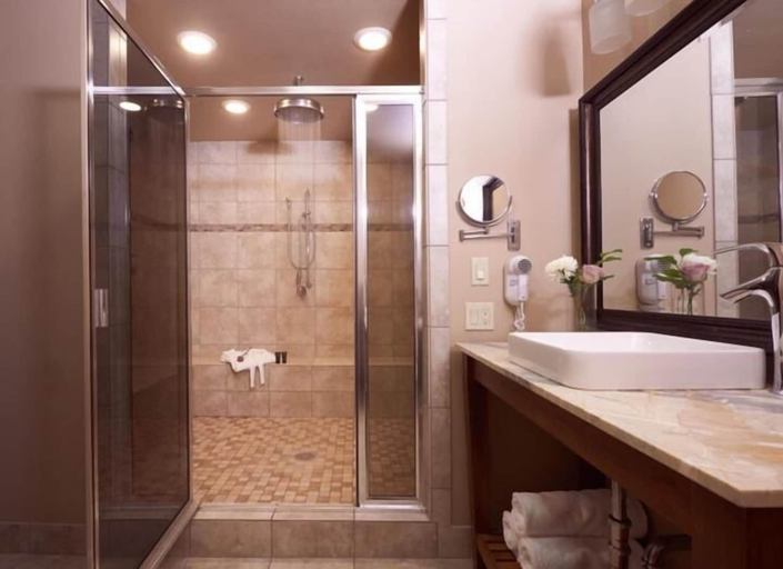 Bathroom 4, Grouse Mountain Lodge, Flathead