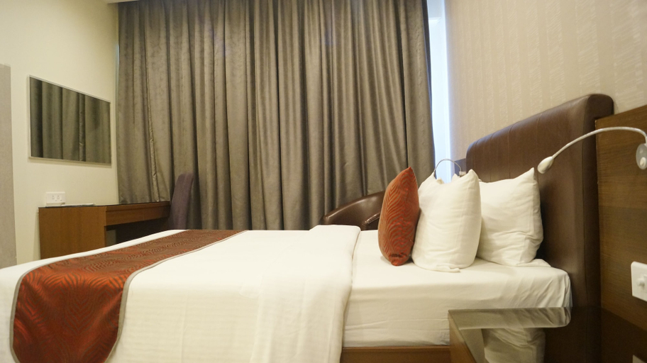 Bedroom 4, V7 Hotel, Thiruvallur