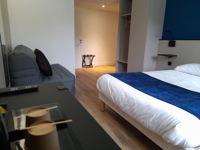 Bedroom 4, Le Riccoty, Ain