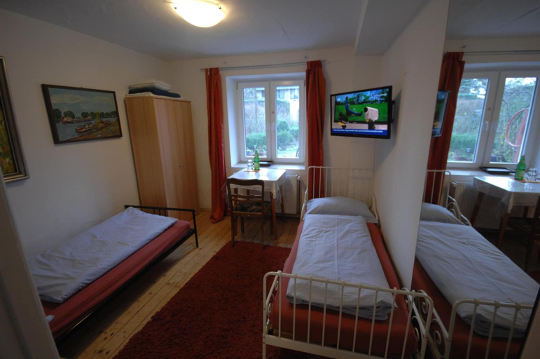 Bedroom 4, Airportgästehaus Bremen, Bremen