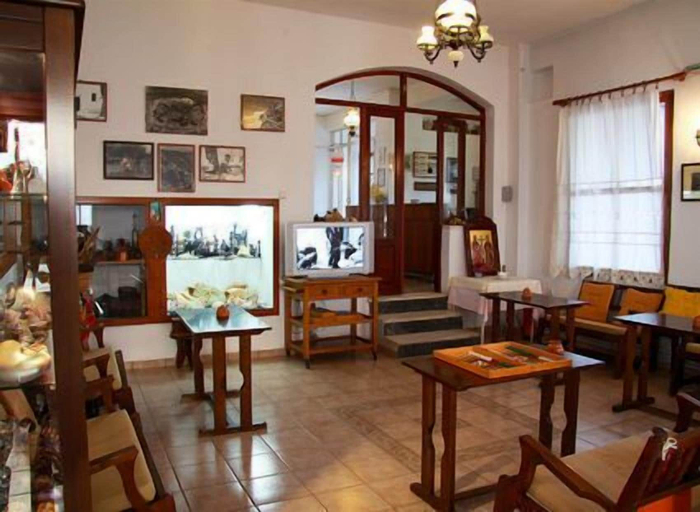 Food & Drinks 4, Artemon, South Aegean