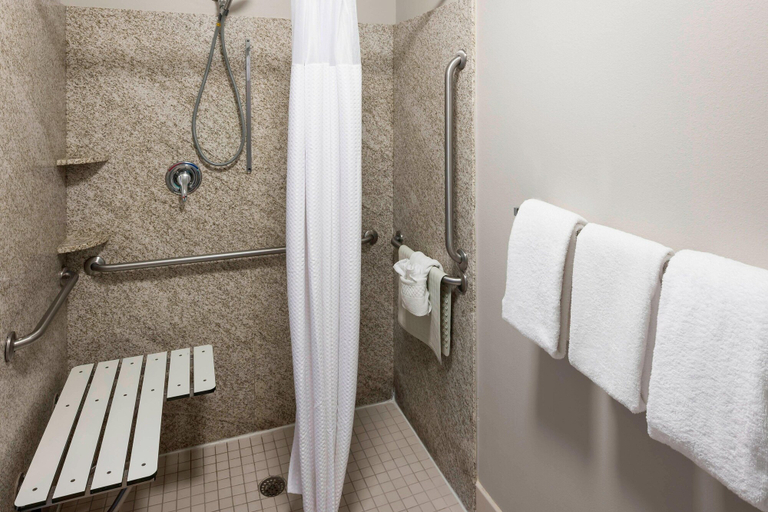 Bathroom 4, Courtyard by Marriott Brownsville, Cameron
