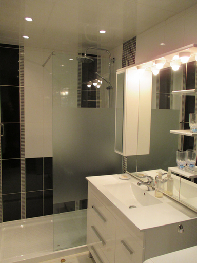 Bathroom, Apartamento Inmobahia - BI - 104, Girona