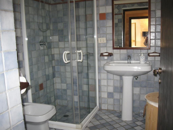 Bathroom, Il Villino Mini Appartamenti Vista Mare, Bari
