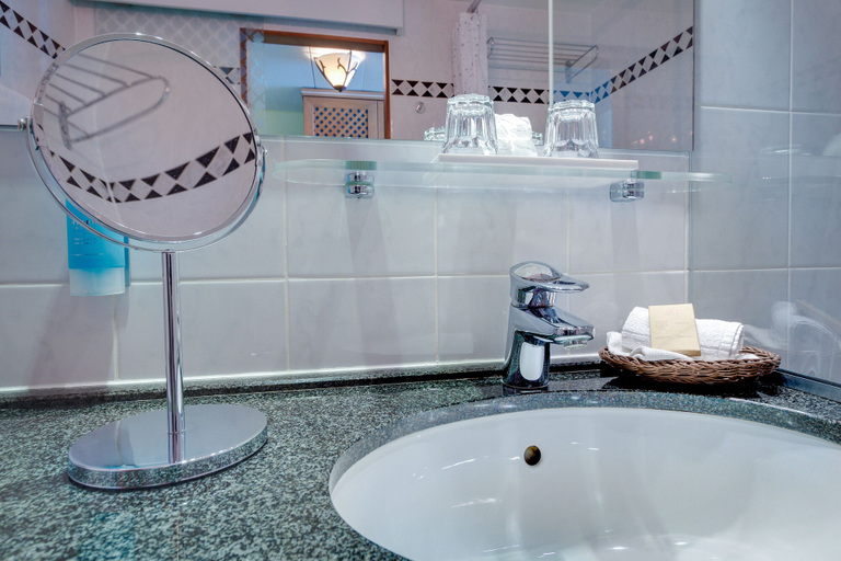 Bathroom 5, Gasthaus zum Schwan, Nordsachsen