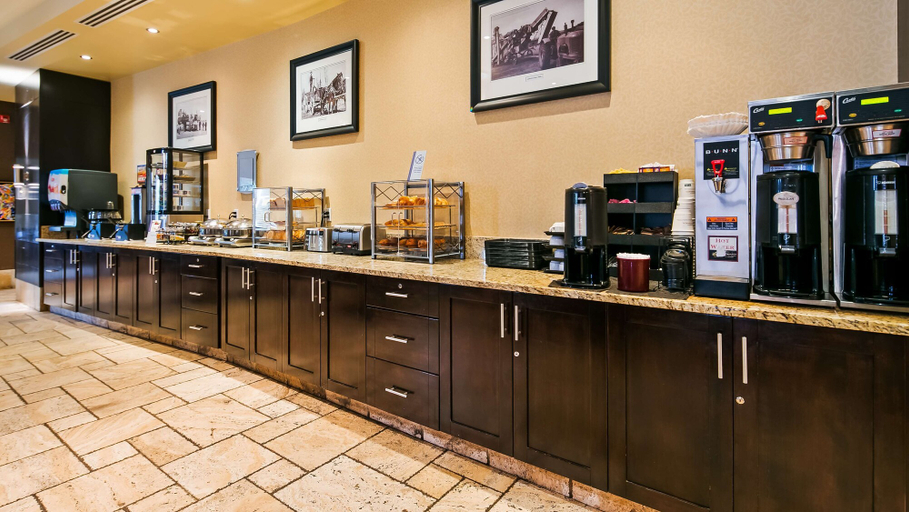 Food & Drinks 5, Best Western Sunrise Inn & Suites, Division No. 11