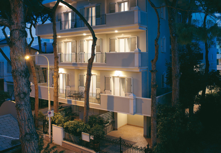 Exterior & Views 2, Residence Lungomare - Charming apartments, Rimini