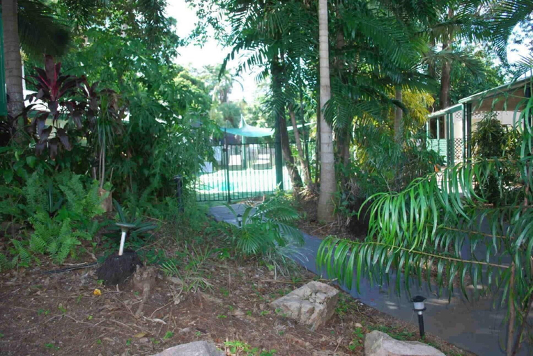 Others 5, Rainforest Motel, Johnstone