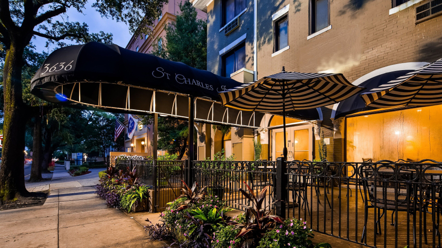 Exterior & Views 1, St. Charles Inn, Orleans