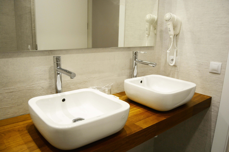 Bathroom 4, Son Menut, Baleares