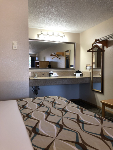 Others 5, Super 8 by Wyndham Florence OR, Lane
