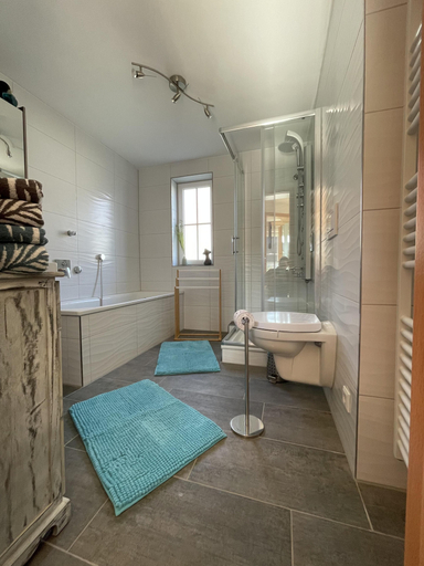 Bathroom, Ferienwohnung Toja, Günzburg