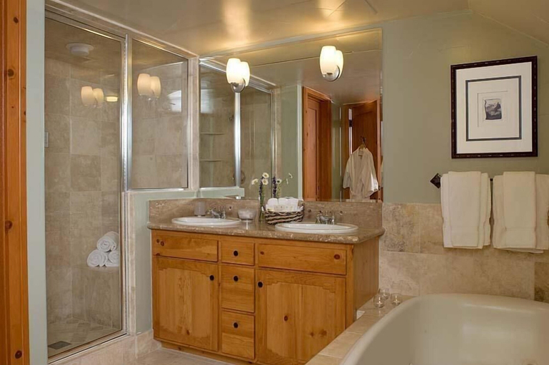 Bathroom 5, Inn at Lost Creek, San Miguel